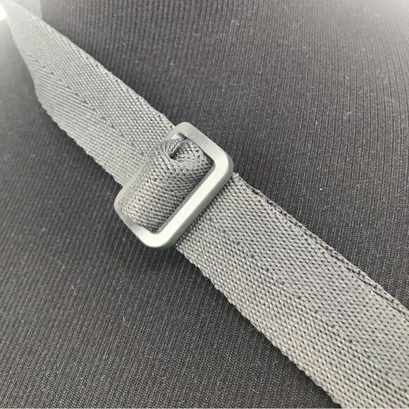 Belkin Quilted Purple Padded Zipper Sleeve Crossbody Device Bag - Picture 9 of 10